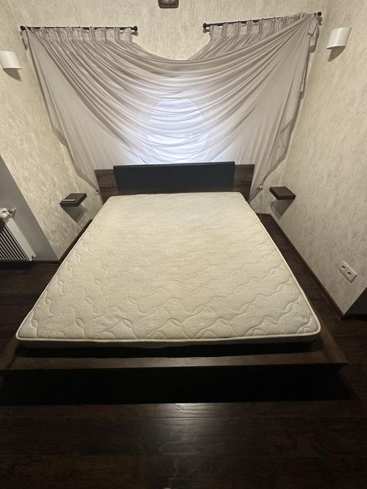 Лiжко двоспальне б/в