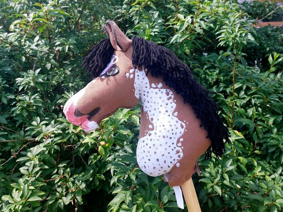 Brązowy Hobby Horse