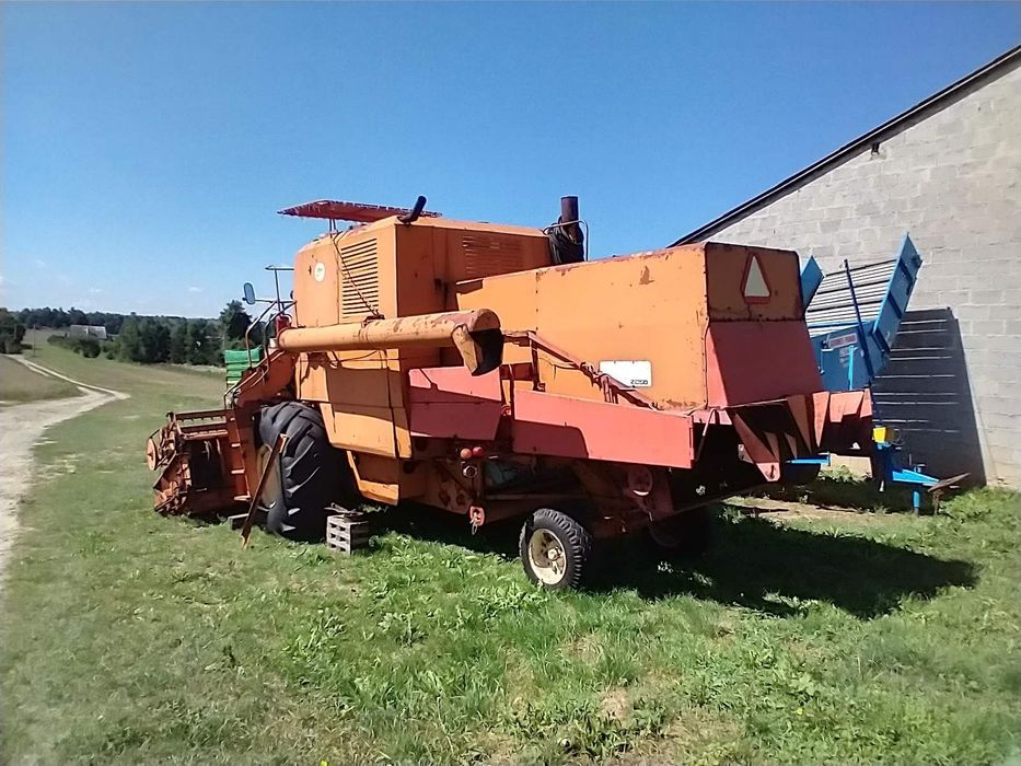 Kombajn zbożowy BIZON super Z056