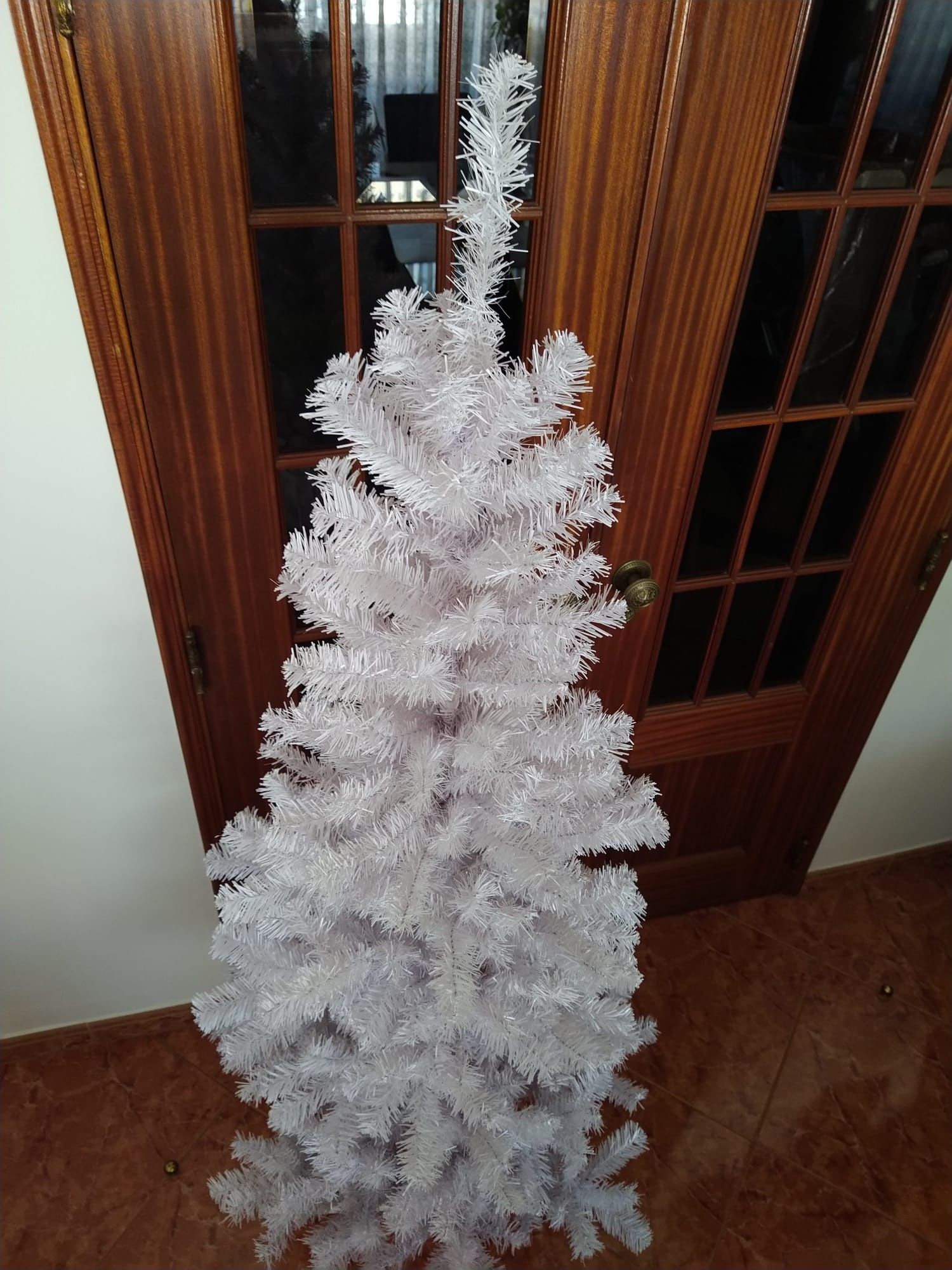 Árvore de natal branca 1, 85cm x 65cm casa quarto T3 carro apartamento