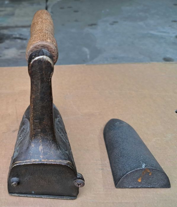 Żelazko mosiężne z lwem + dusza