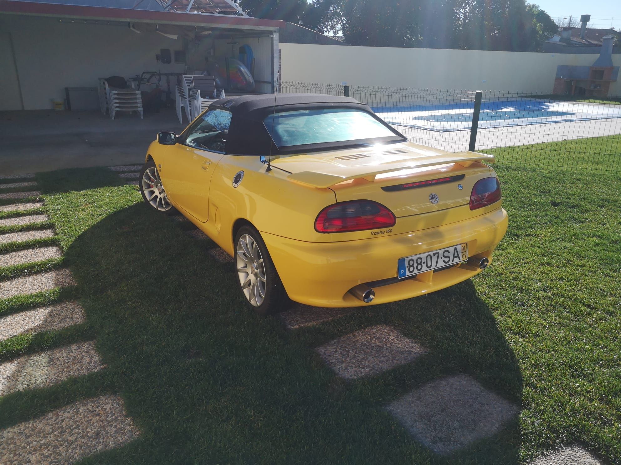MG Trophy 160 de 2001