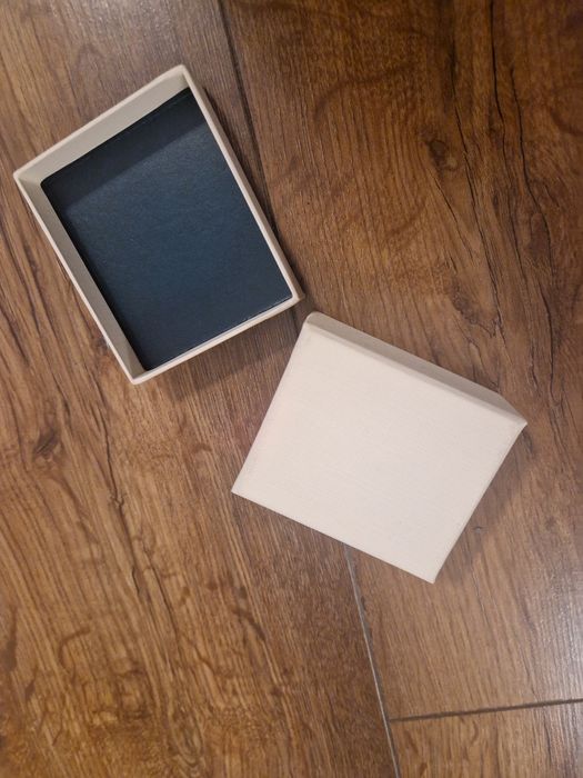 Pudełko na biżuterię yes