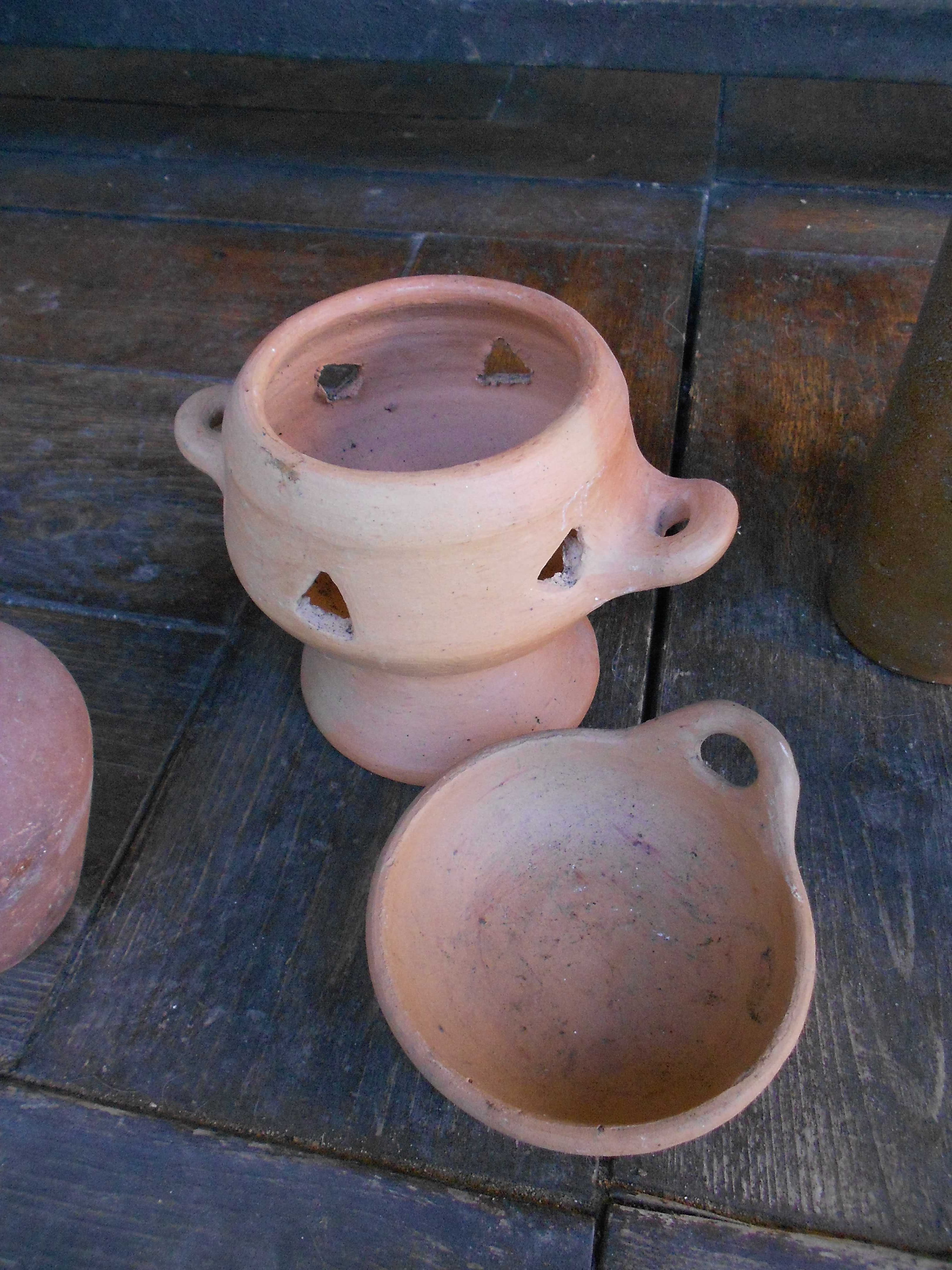 Pote botijas garrafas fogareiro incensario barro terracota antigo