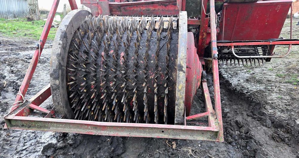 Гарбузовий самоходний комбайн