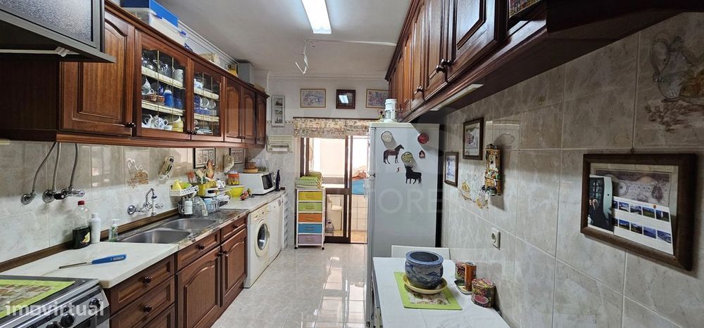 T1 Massamá Shopping a 2 min da Estação de Comboio de Massamá-Barcarena