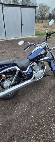 Suzuki intruder 125