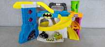 Duża Zjeżdżalnia Fischer Price Little People Batman + 2 Autka