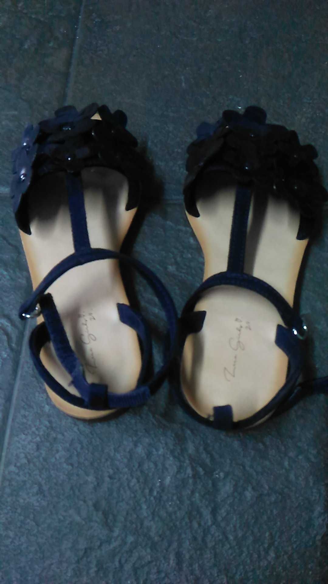 Sandálias de menina azul escuro