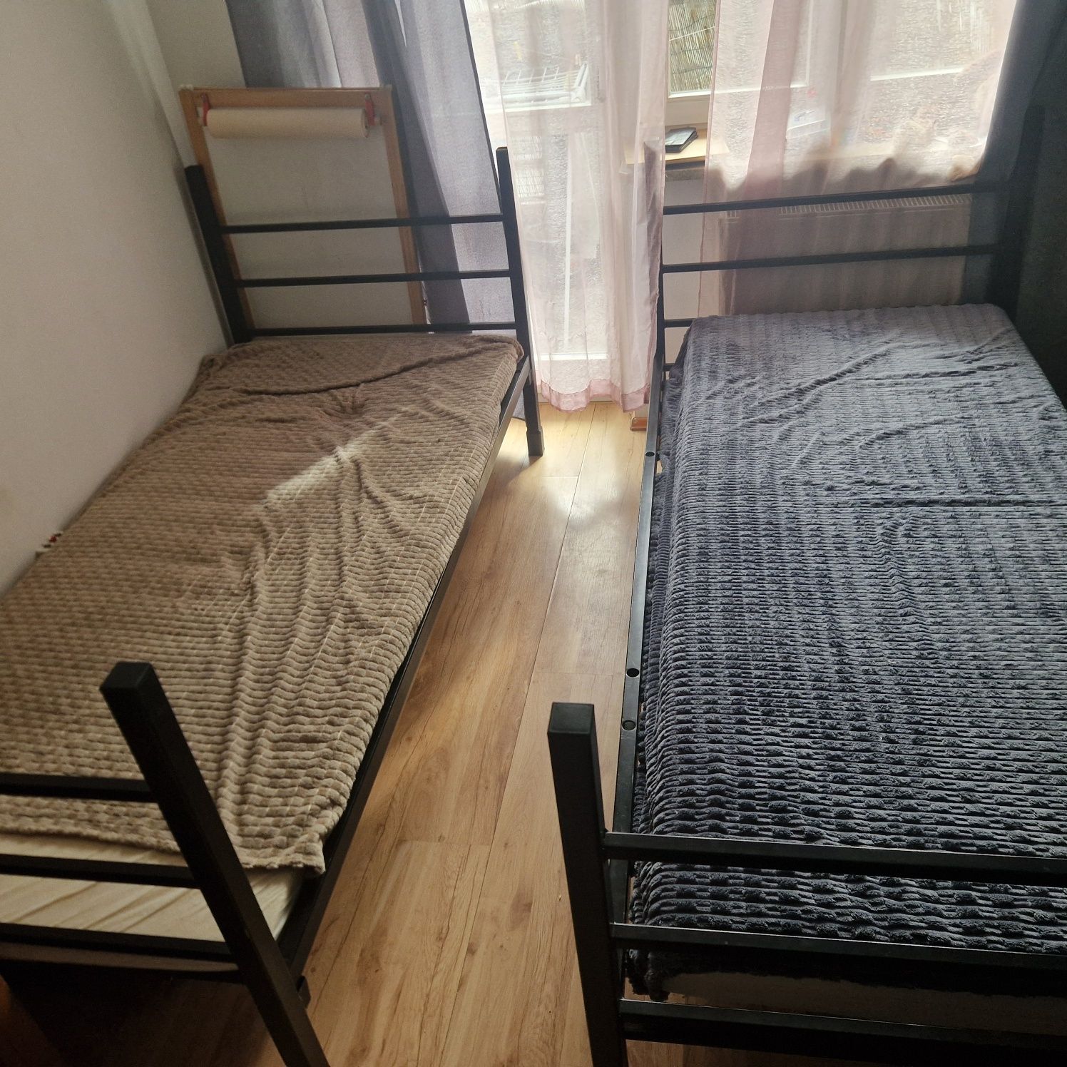 Łóżko metalowe w dobrym stanie