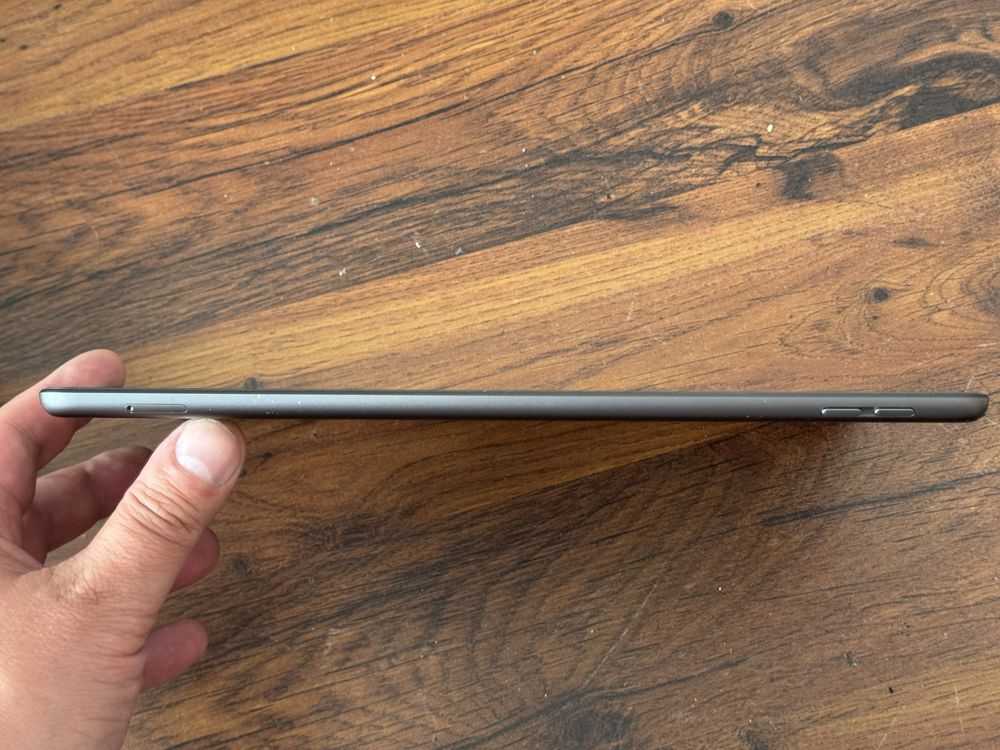 iPad 9 generacji, 64GB WiFi + cellular, idealny stan, bateria 87%