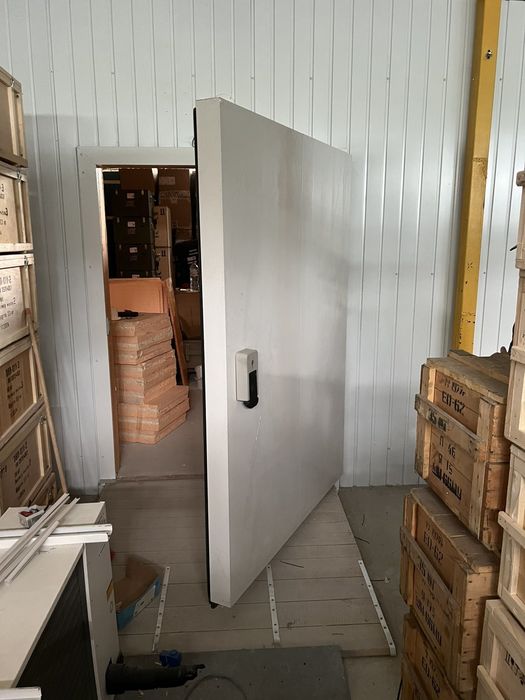 Продам двері для морозильної камери