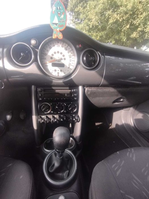 MINI One 1.6 c/ Teto Panorâmico: Motor Fiável e Económico!