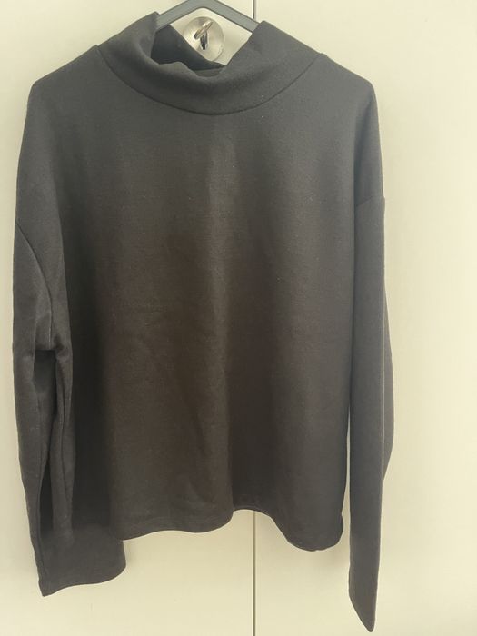 Camisola preta com gola larga Modalfa