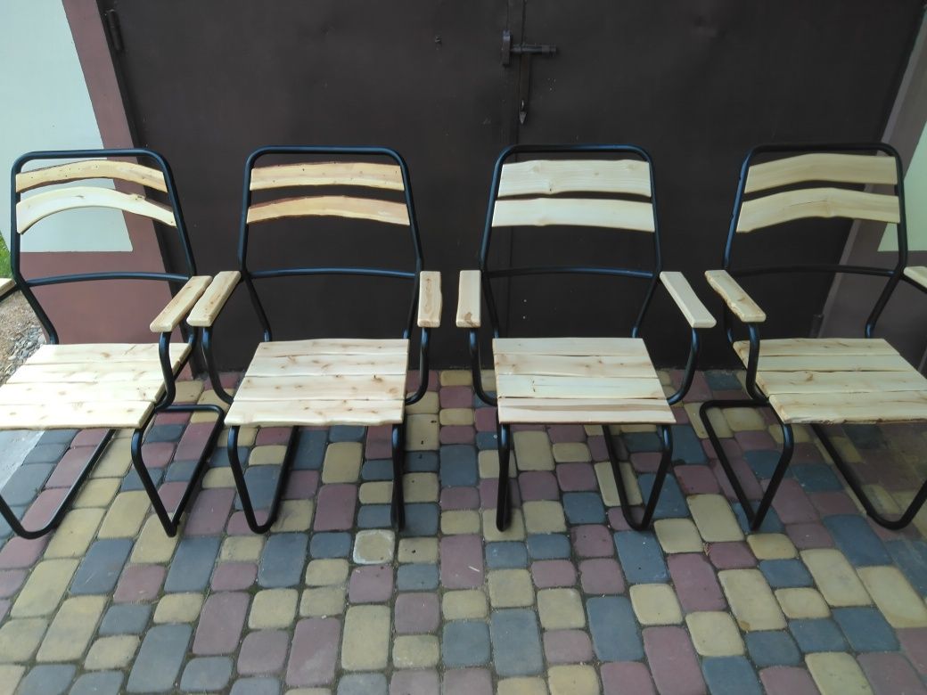Nowe krzesła ogrodowe