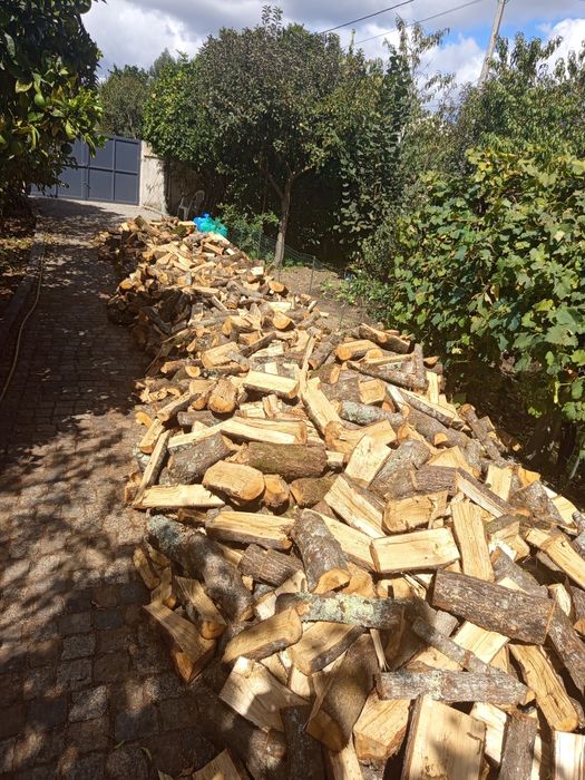 Lenha pra venda.