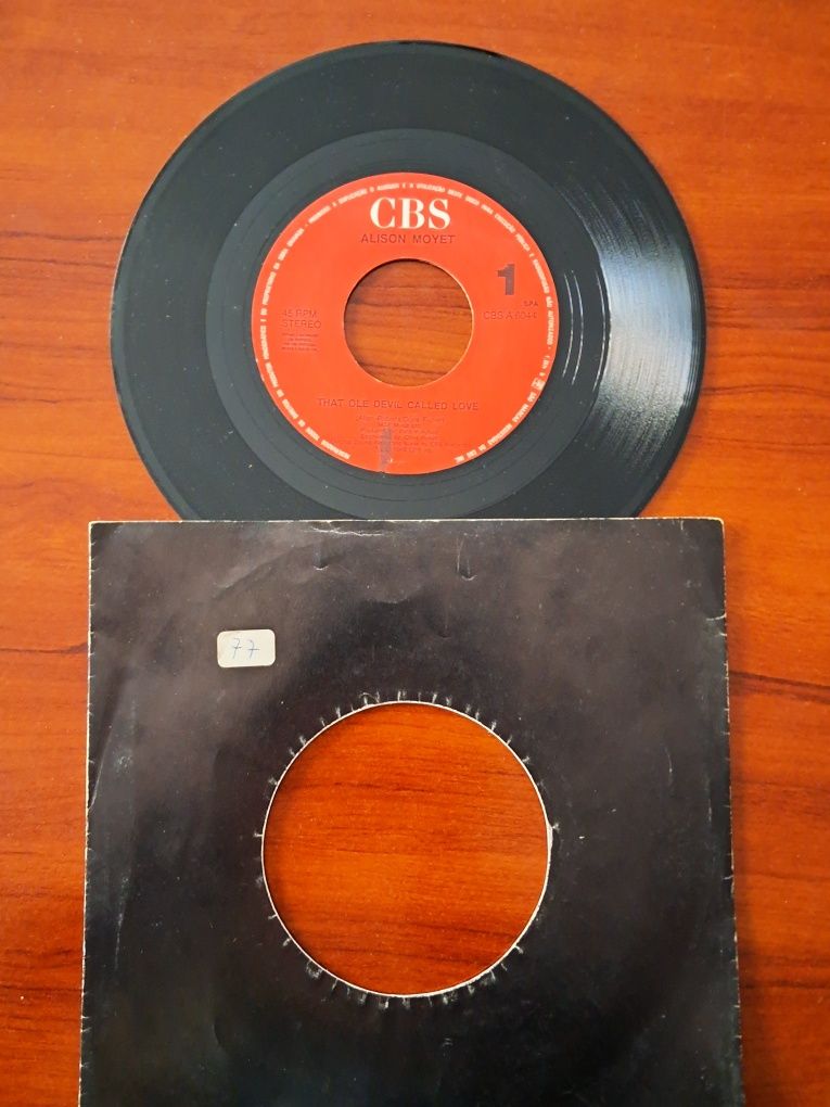 5 Singles música variada