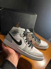 Jordan 1 mid light smoke grey