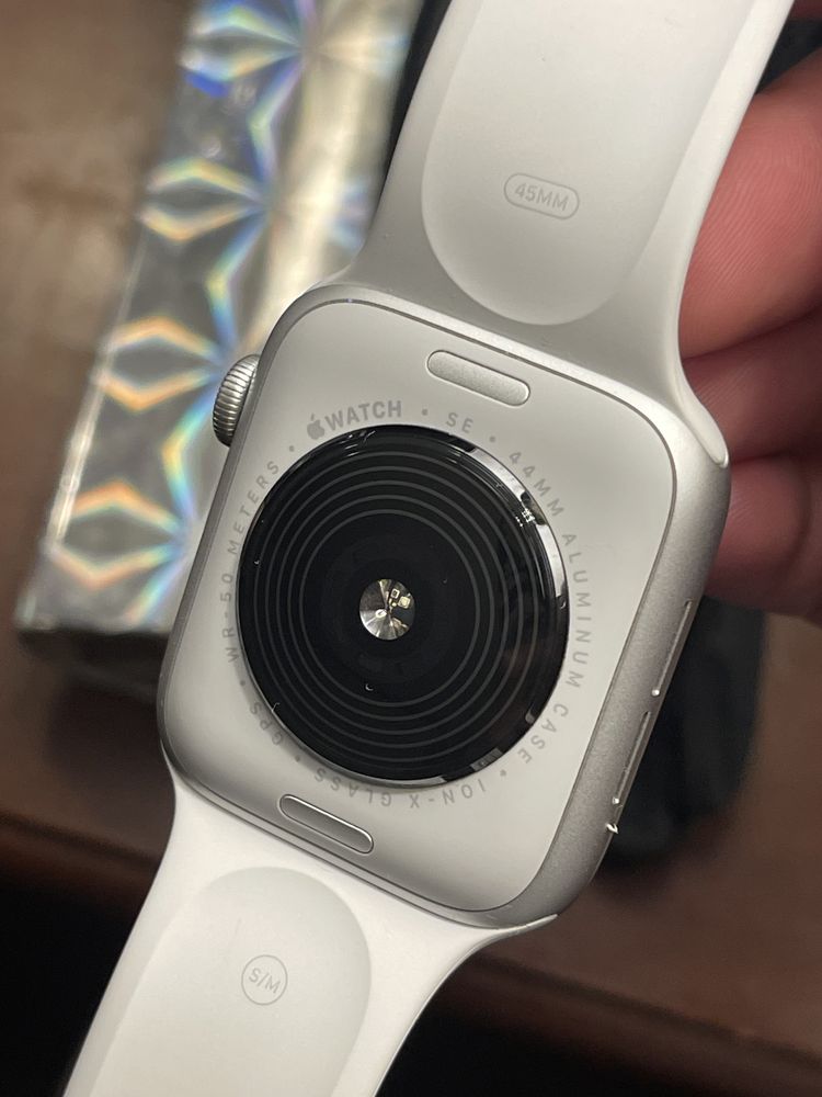 Apple Watch Series SE 2 2nd generation 44 мм Silver aluminium