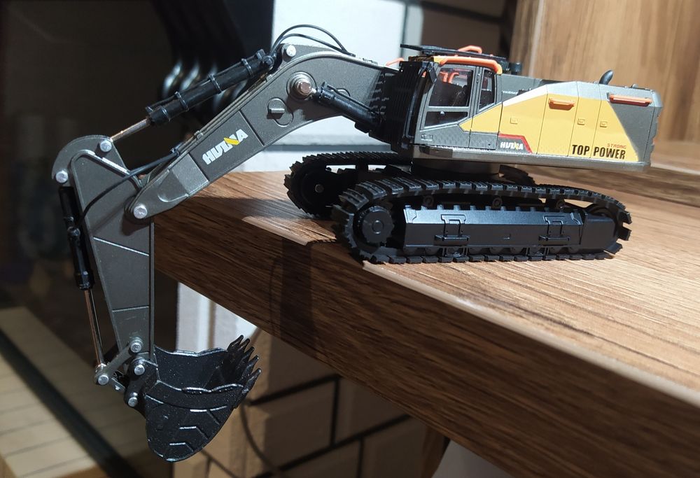 Кар'єрний екскаватор huina toys 1721  (7721)