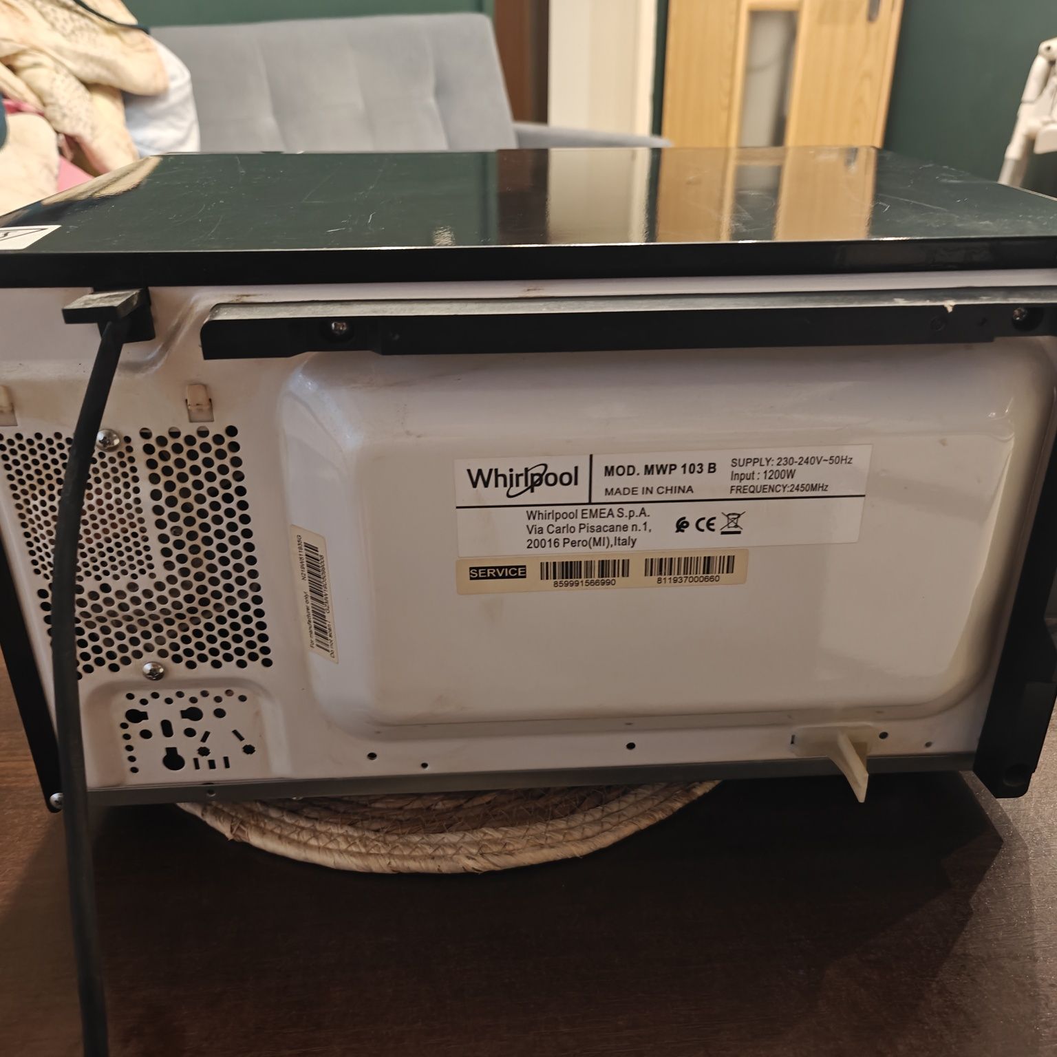 Mikrofala whirpool cook20
