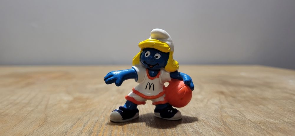 Mcdonald's peyo smerf smurf smerfetka koszykówka figurka wycofana