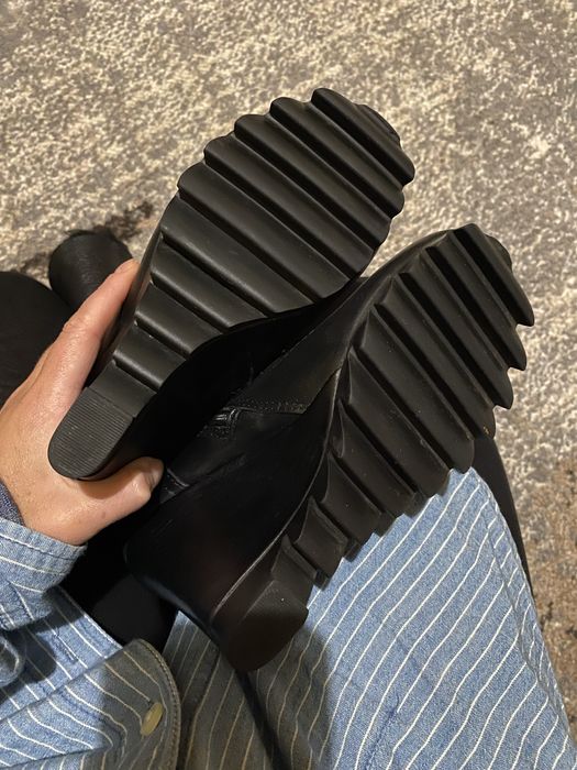 Продам полусапожки новые Basconi 35 разм