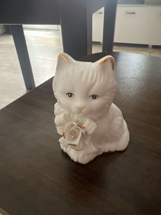 Ceramiczna figurka kota
