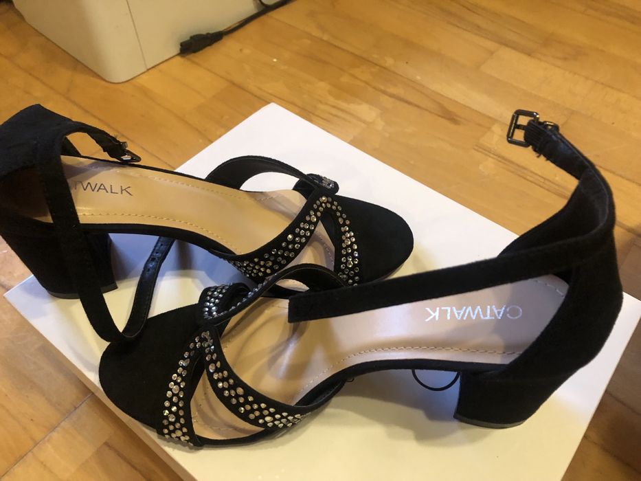 Sandałki czarne na karnawałowe imorezy