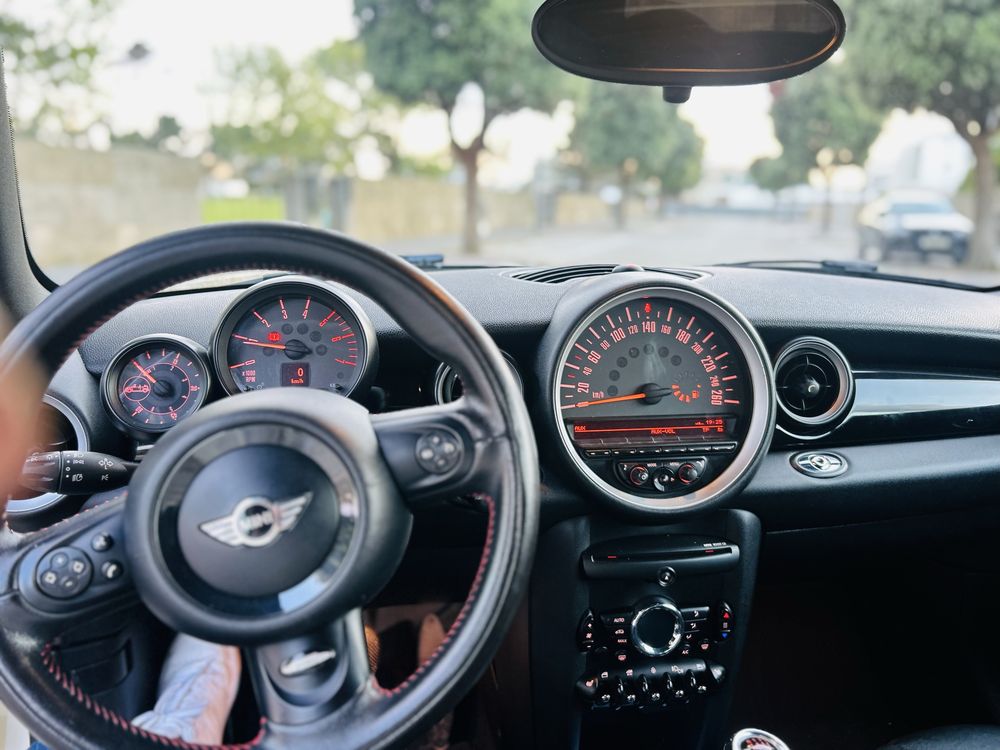 Mini Cooper D Cabrio JCW - Nacional