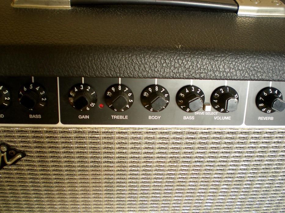 Amplificador Fender Performer 650