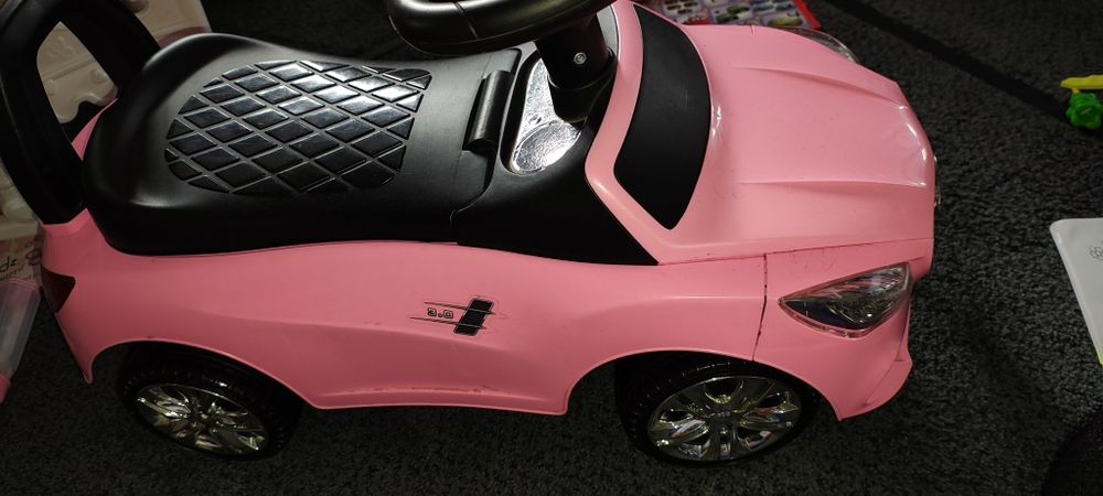 Samochód grający jeździk różowy