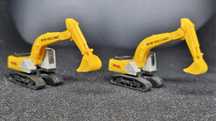 Dwie koparki gąsienicowe New Holland skala N.1:160