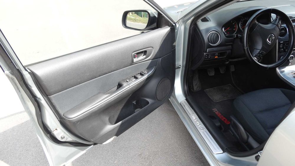 Автомобиль Мазда 6