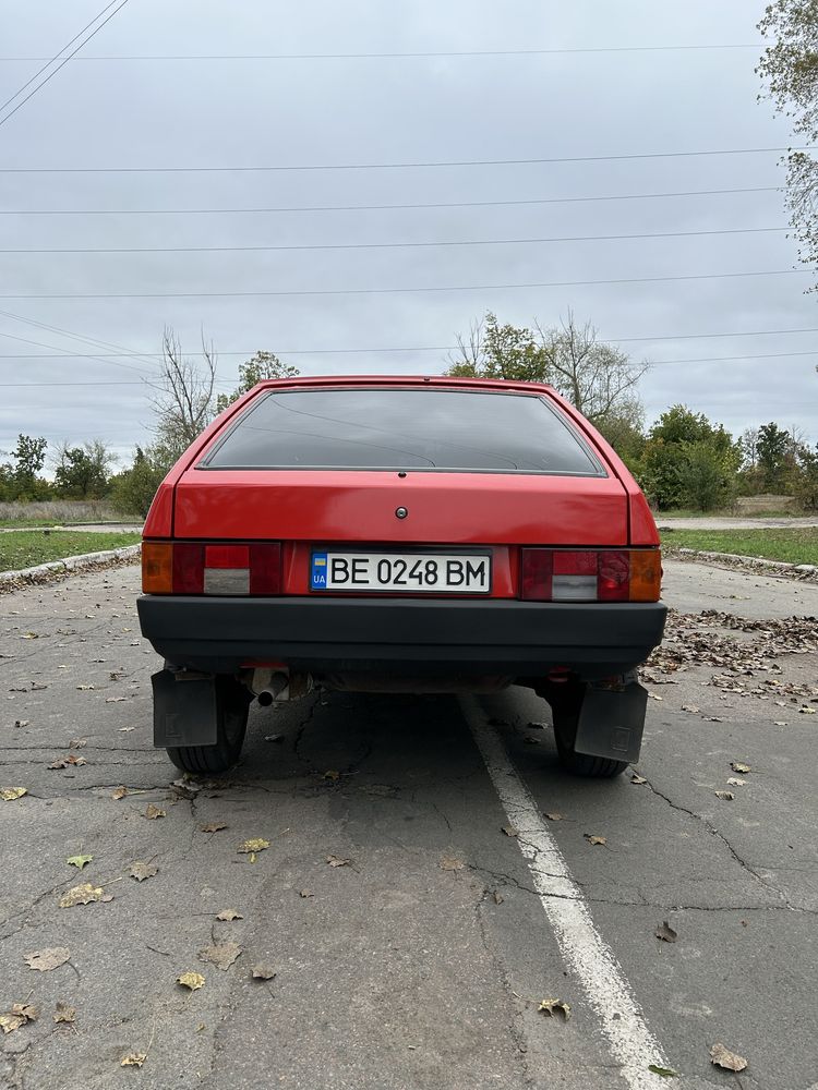 Автомобіль Ваз 2108
