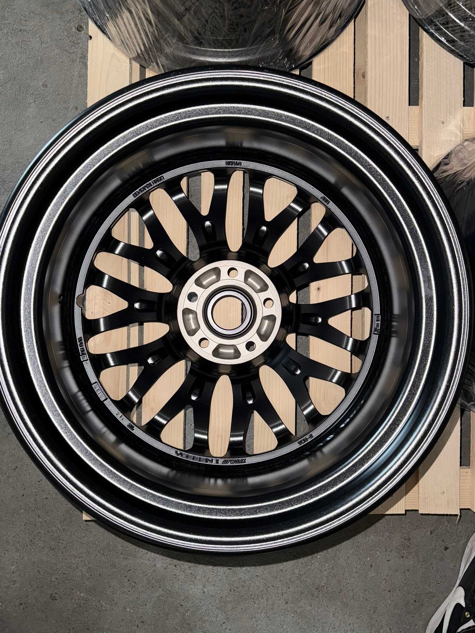 Felgi Vossen VWS-2 19" 9.5J ET27 5x114.3 – grafitowe, po regeneracji
