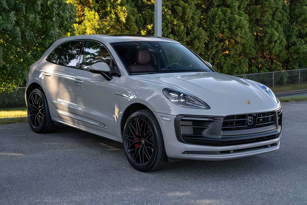 Porsche Macan      2023