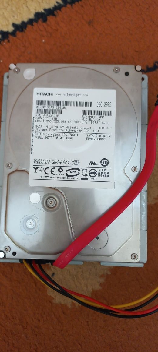 Жорсткий диск Hitachi 1 TB