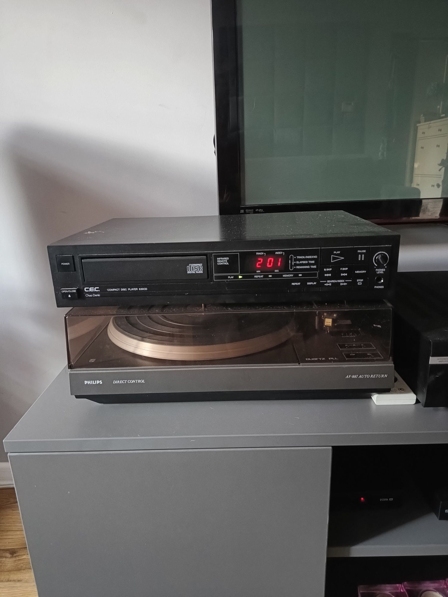 Odtwarzacz CD CEC 630