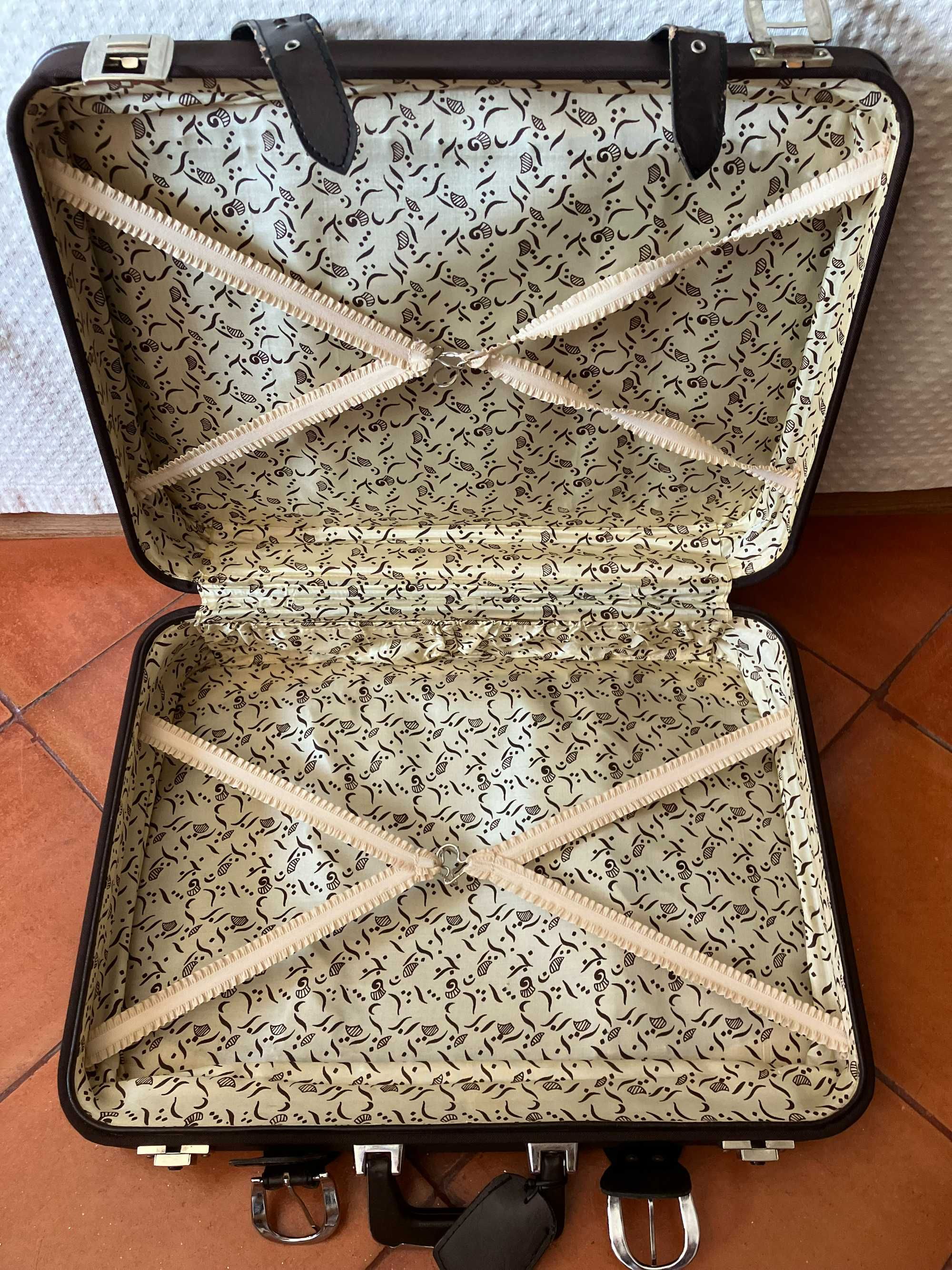 Mala de viagem castanha