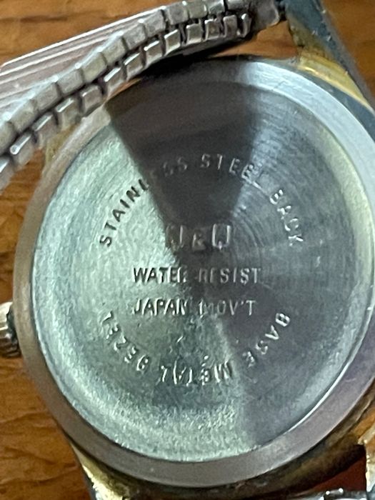 zegarek damski na rękę Q&Q quartz