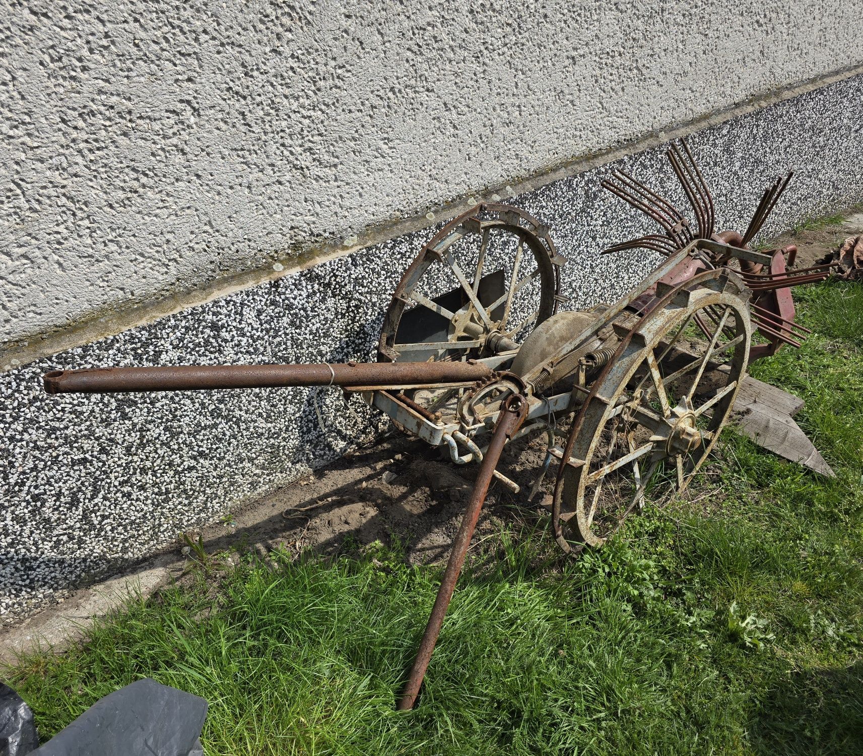 Zabytkowa kopaczka do ziemniaków