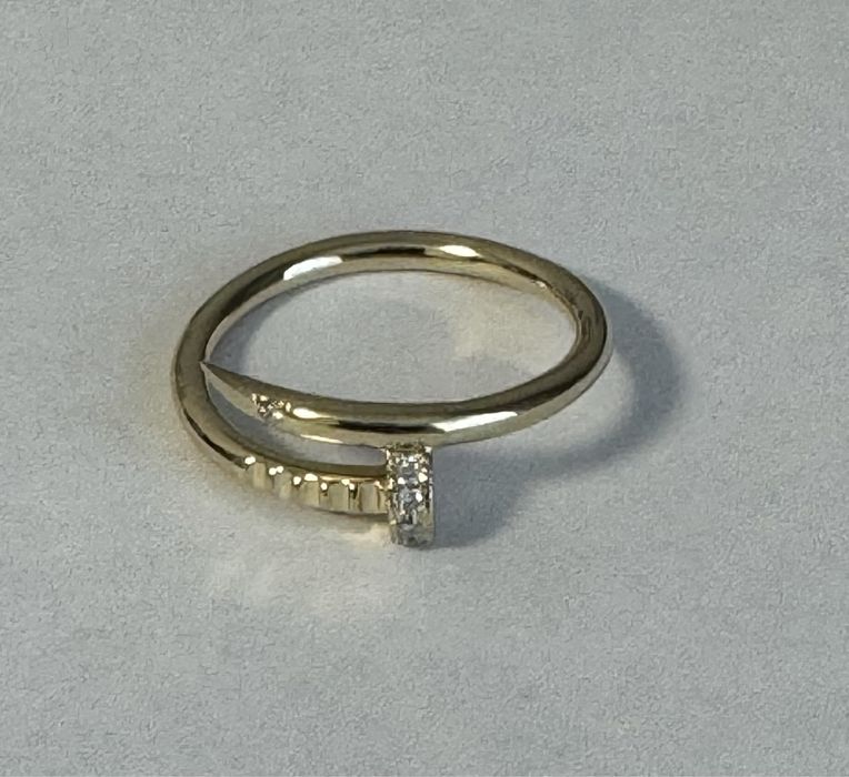 тое кольцо "Cartier" с бриллиантами