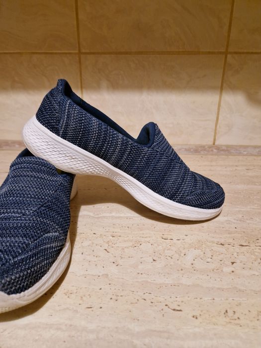 Sneakersy espadryle Skechers Go Walk4 r41