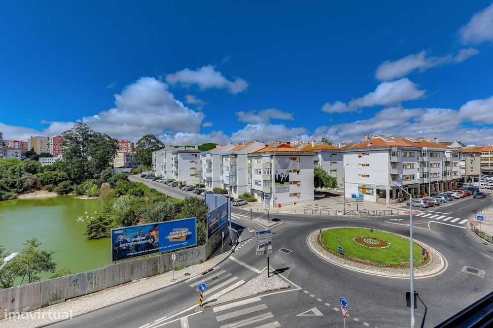 Apartamento T2 com 99 m² na Avenida dos Bons Amigos - Agualva-Cacém