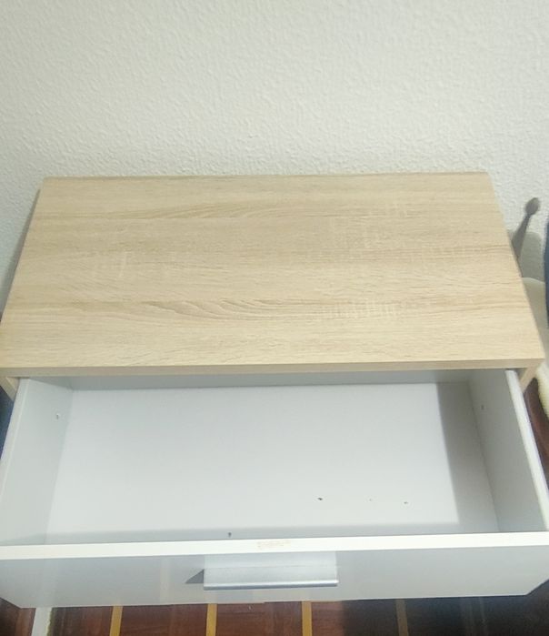 Vendo cômoda 4 gavetas