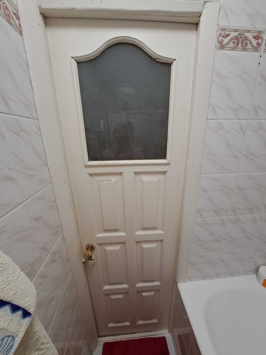 Двері деревяні з склом.Лаковані.