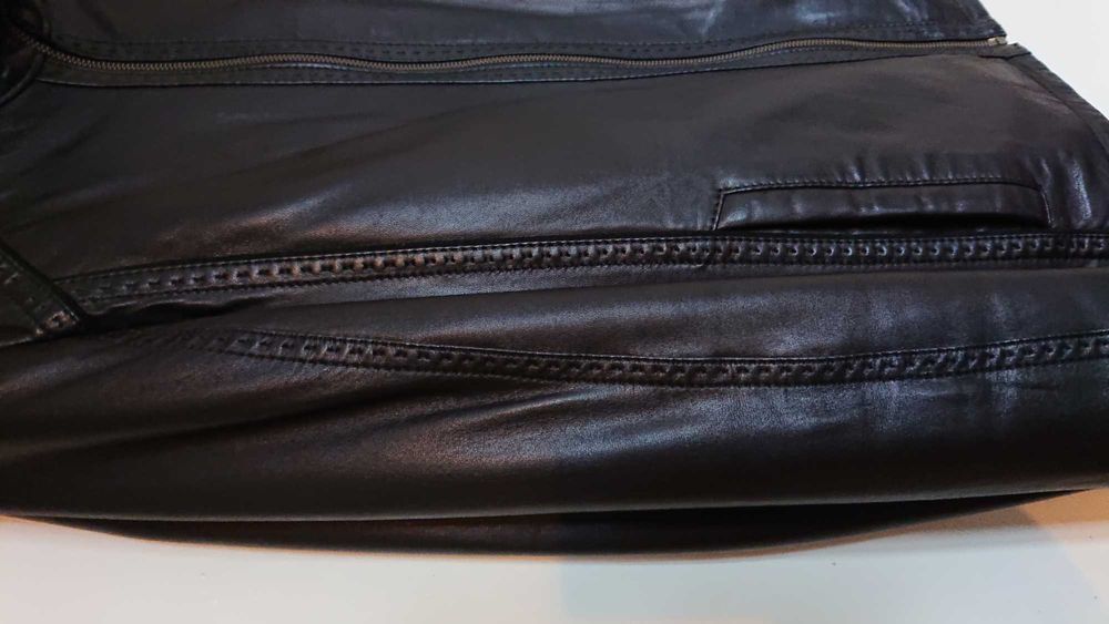 Продам турецкую кожаную курточку.