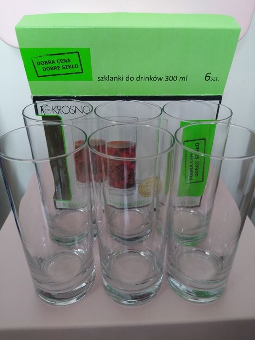 Wysokie szklanki