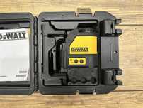 Zielony laser krzyżowy akumulatorowy DeWalt DW088CG | walizka